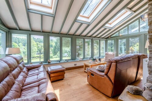 5 Bed in Snaizeholme (oc-w32200)