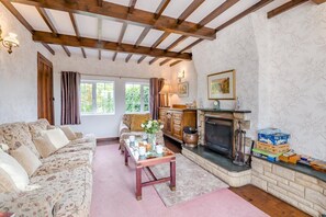 Fireplace - 3 Bed in Goathland (oc-c32364) (Woodlands)