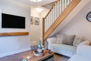 TV - 2 Bed in Whitby (oc-h32509) (Whitby)