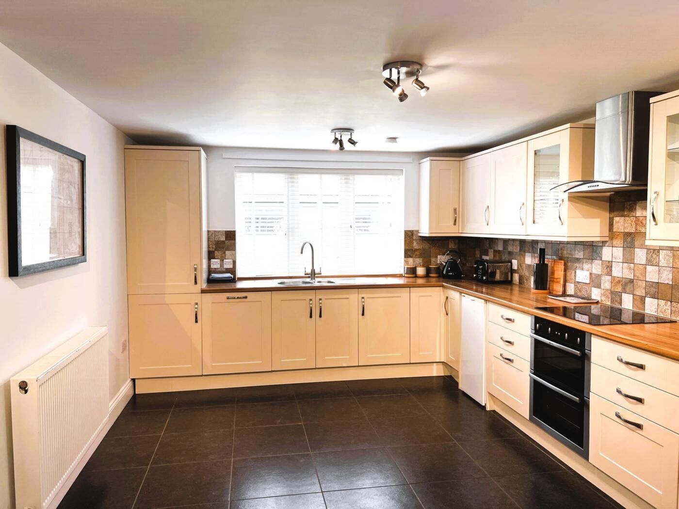 Micro-ondes, four, lave-vaisselle