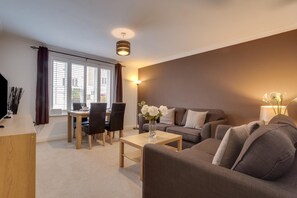 TV - 2 Bed in Whitby (oc-w004) (Whitby)