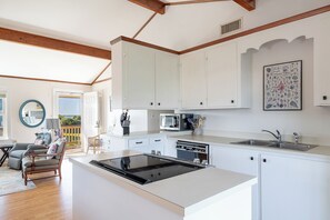 Fridge, microwave, oven, dishwasher - The Griffin House Main Level, Almost Oceanfront Duplex with Beach Access across (Pine Knoll Shores)