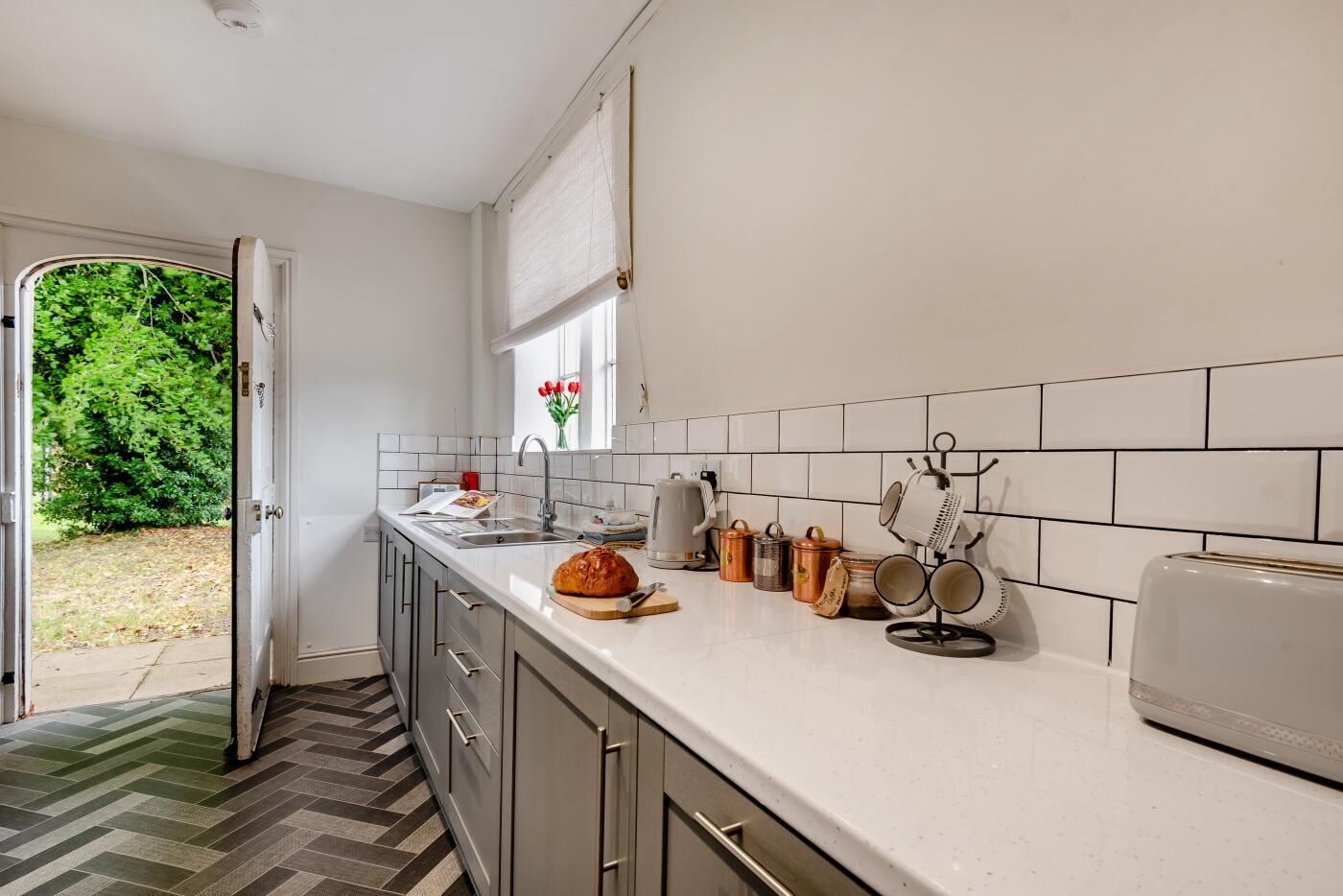 Mikrowelle, Ofen, Kochgeschirr/Geschirr/Besteck