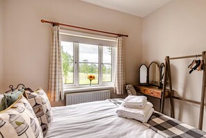 Iron/ironing board, travel cot, free WiFi, bed sheets - 2 Bed in Doddington (oc-t32214) (Doddington)