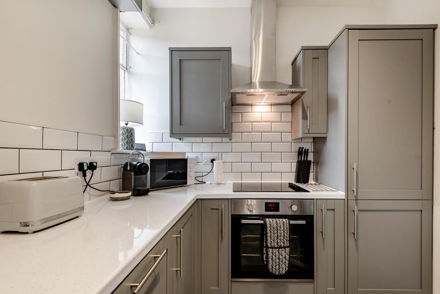 Mikrowelle, Ofen, Kochgeschirr/Geschirr/Besteck