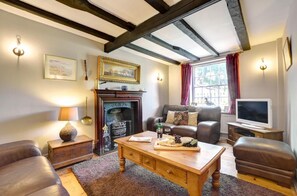 TV - 3 Bed in Whitby (oc-r045) (Robin Hood's Bay)