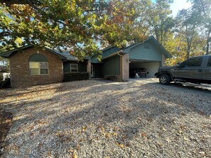 Exterior - Fantastic 3-bedroom house on the Back 40 Mountain bike trail system (Bella Vista)