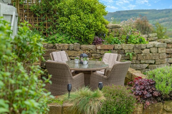 Outdoor dining - 2 Bed in Glaisdale (oc-wa306) (Glaisdale)