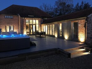 Terrace/patio - 3 Bed in Banningham (oc-rftg) (Banningham)