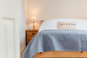 Iron/ironing board, free WiFi, bed sheets - 1 Bed in St. Wenn (oc-l32541) (Saint Wenn)