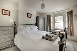 Iron/ironing board, travel cot, free WiFi, bed sheets - 4 Bed in Southwold (oc-1yor) (Southwold)
