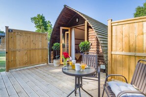 Outdoor dining - 1 Bed in Northrepps (oc-f32550) (Cromer)