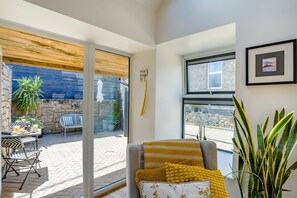 TV - 1 Bed in Lowick (oc-gd1892) (Lowick)