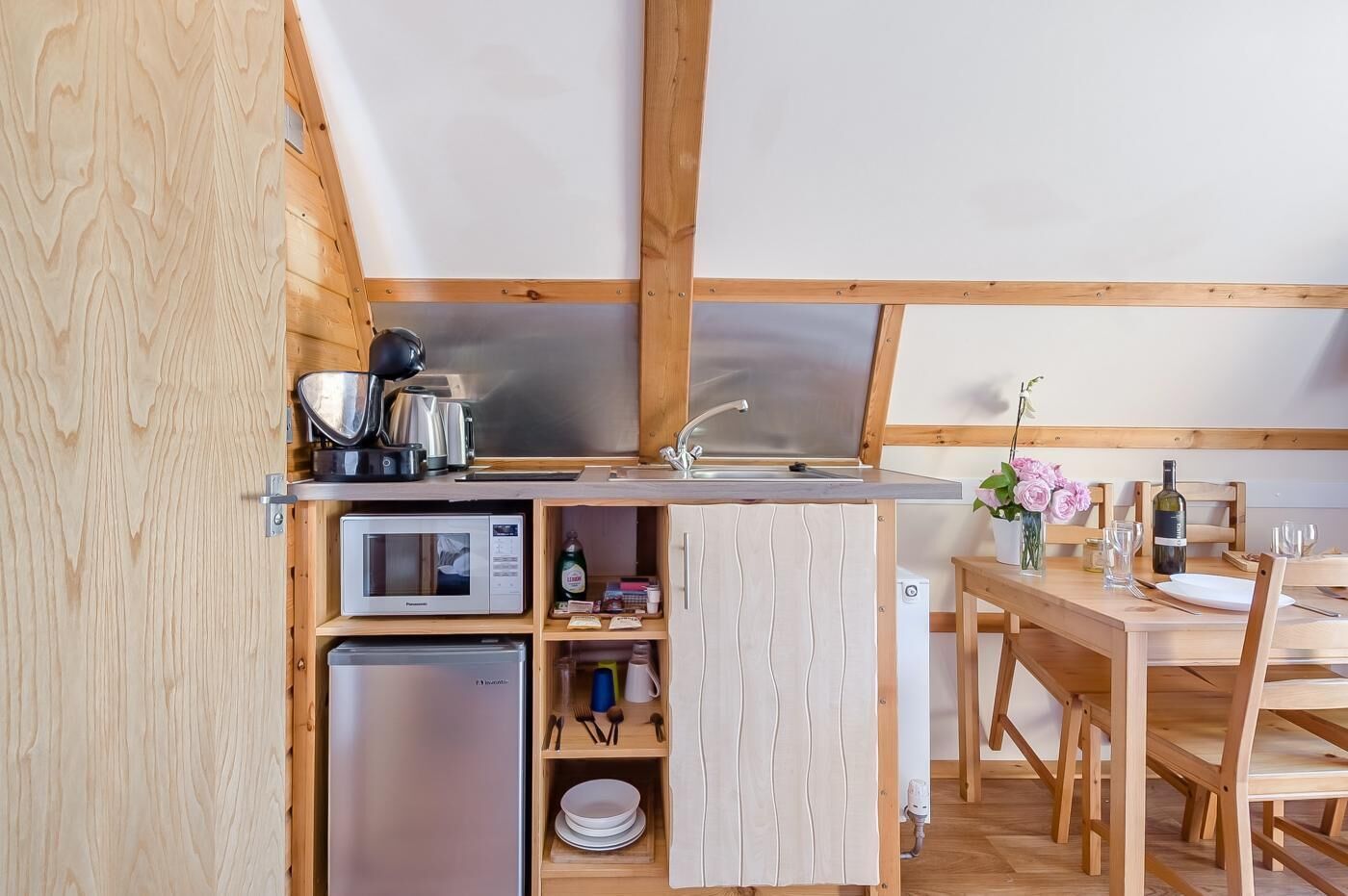 Microwave, oven, cookware/dishes/utensils