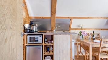 Microwave, oven, cookware/dishes/utensils