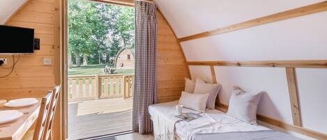 Free WiFi, bed sheets