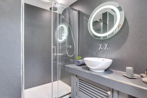 Towels - 2 Bed in Saundersfoot (oc-pw9195) (Saundersfoot)
