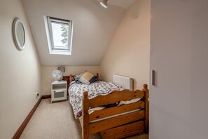3 bedrooms, iron/ironing board, WiFi (free), bed sheets - 4 Bed in Saundersfoot (oc-pw9197) (Saundersfoot)