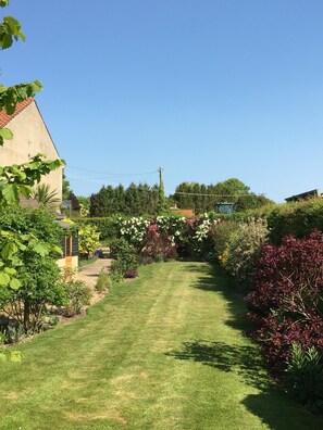 Property grounds - 2 Bed in Swanton Novers (oc-2120) (Swanton Novers)