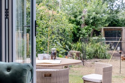 2 Bed in Marks Corner (oc-m32394)