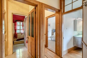 Free WiFi, bed sheets - 2 Bed in Nayland (oc-b32342) (Nayland)