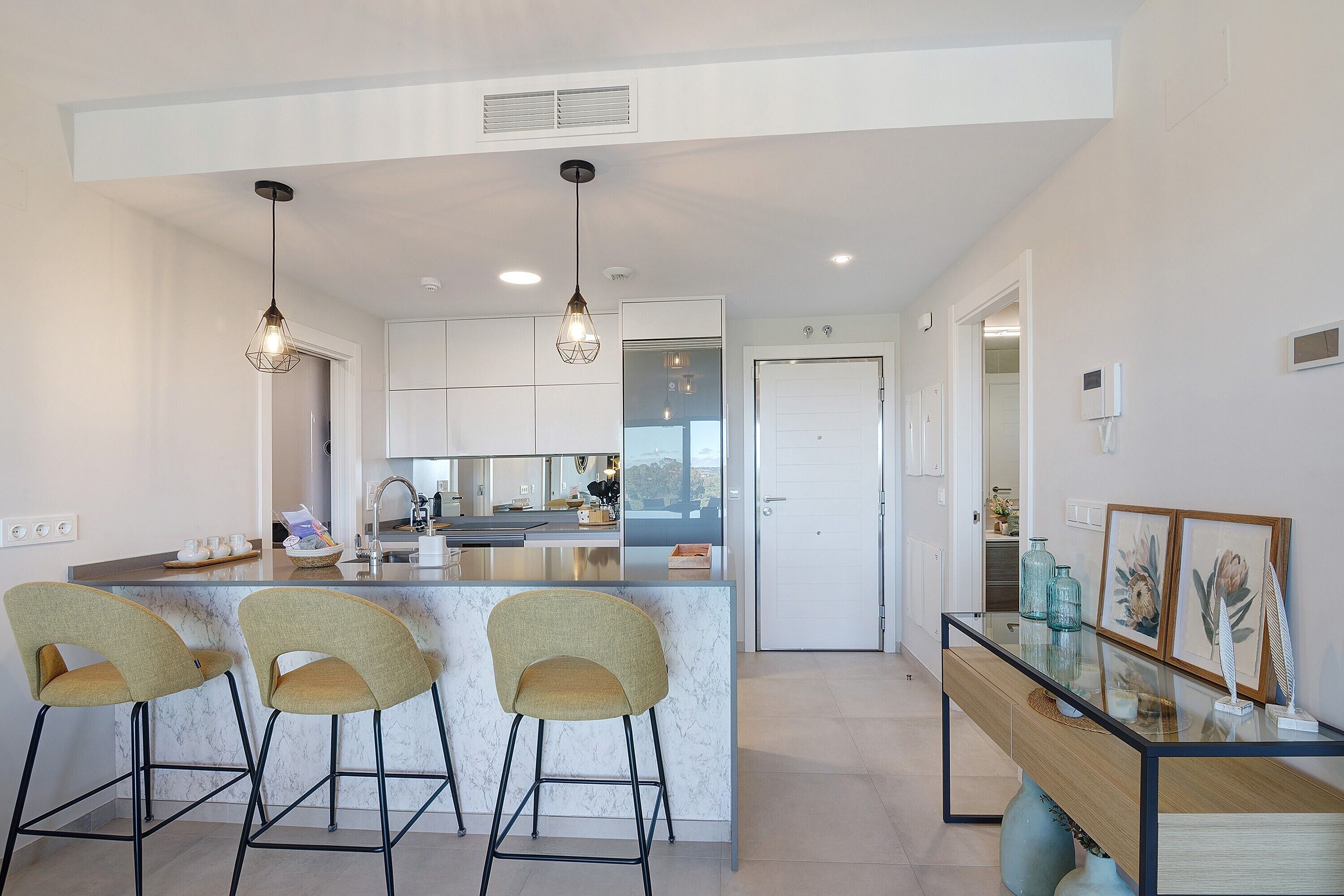 Kylskåp, mikrovågsugn, ugn och spishäll