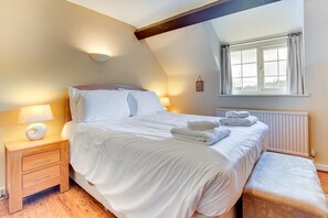 4 bedrooms, iron/ironing board, free WiFi, bed sheets - 4 Bed in Sleights (oc-wa308) (Briggswath)