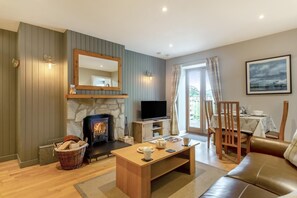 TV, fireplace - 1 Bed in Newtonmore (oc-c32414) (Newtonmore)
