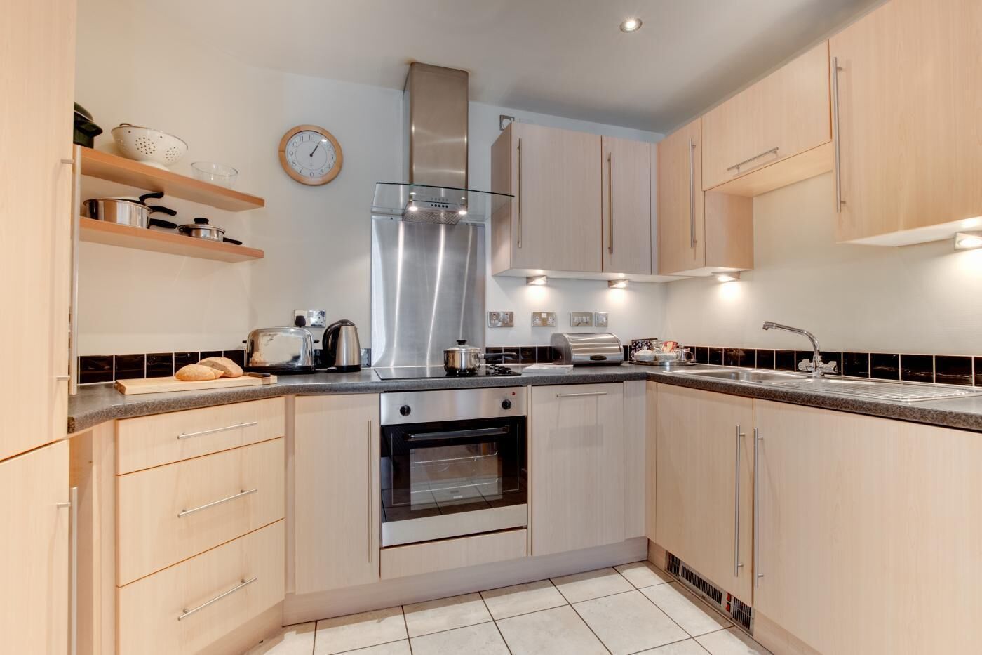 Microwave, oven, dishwasher, cookware/dishes/utensils