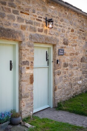 Exterior detail - 1 Bed in Healaugh (oc-ds1008) (Healaugh)