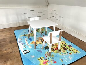 Children’s area - 2 Bed in St. Ives (oc-wesh4) (St Ives)