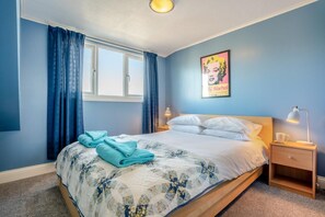 Iron/ironing board, travel cot, free WiFi, bed sheets - 5 Bed in Runswick Bay (oc-wa817) (Runswick Bay)