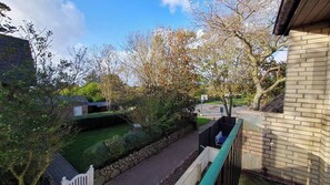 Property grounds - Cozy single room with sunny balcony (Sylt)