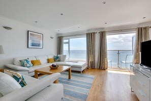 TV, fireplace - 2 Bed in Porthleven (oc-p00866) (Porthleven)