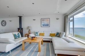 TV, fireplace - 2 Bed in Porthleven (oc-p00866) (Porthleven)