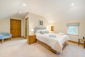 3 bedrooms, iron/ironing board, travel cot, free WiFi - 3 Bed in Kings Meaburn (oc-cm057) (King's Meaburn)