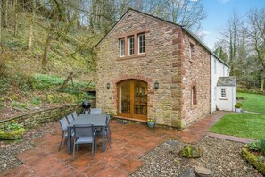 Outdoor dining - 3 Bed in Kings Meaburn (oc-cm057) (King's Meaburn)