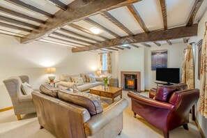 TV, fireplace - 3 Bed in Kings Meaburn (oc-cm057) (King's Meaburn)