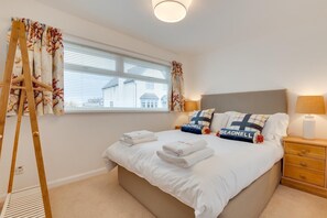 3 bedrooms, iron/ironing board, travel cot, free WiFi - 5 Bed in Beadnell (oc-gd1901) (Beadnell)