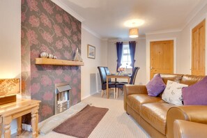 TV - 2 Bed in Ravenscar (oc-sa880) (Ravenscar)