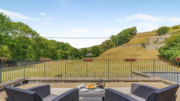 Outdoor dining - 1 Bed in Gunnerside (oc-ds1016) (Gunnerside)