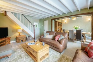 TV - 3 Bed in Llanbedr-y-Cennin (oc-t32617) (Llanbedr-y-cennin)