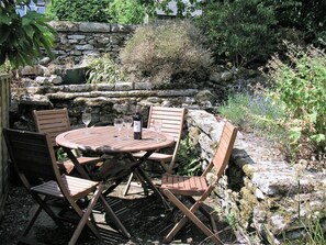 Outdoor dining - 2 Bed in Bakewell (oc-dcrose) (Youlgreave)