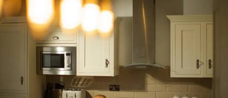 Hochstuhl, Kochgeschirr/Geschirr/Besteck