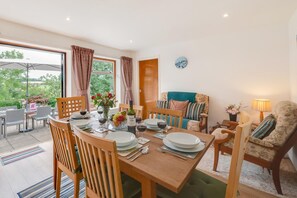 Dining - 3 Bed in Dronfield (oc-dcelle) (Hundall)