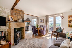 TV, fireplace - 2 Bed in Trawden (oc-h32330) (Trawden)