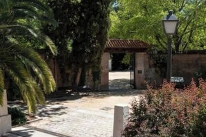 Property grounds - AR Movistar Arena/Wizink centrally located and modern floor (Madrid)