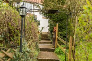Property grounds - 2 Bed in Whitby (oc-w301) (Whitby)
