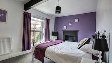Iron/ironing board, free WiFi, bed sheets