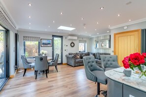 TV - 2 Bed in Heighington (oc-c32585) (Heighington)